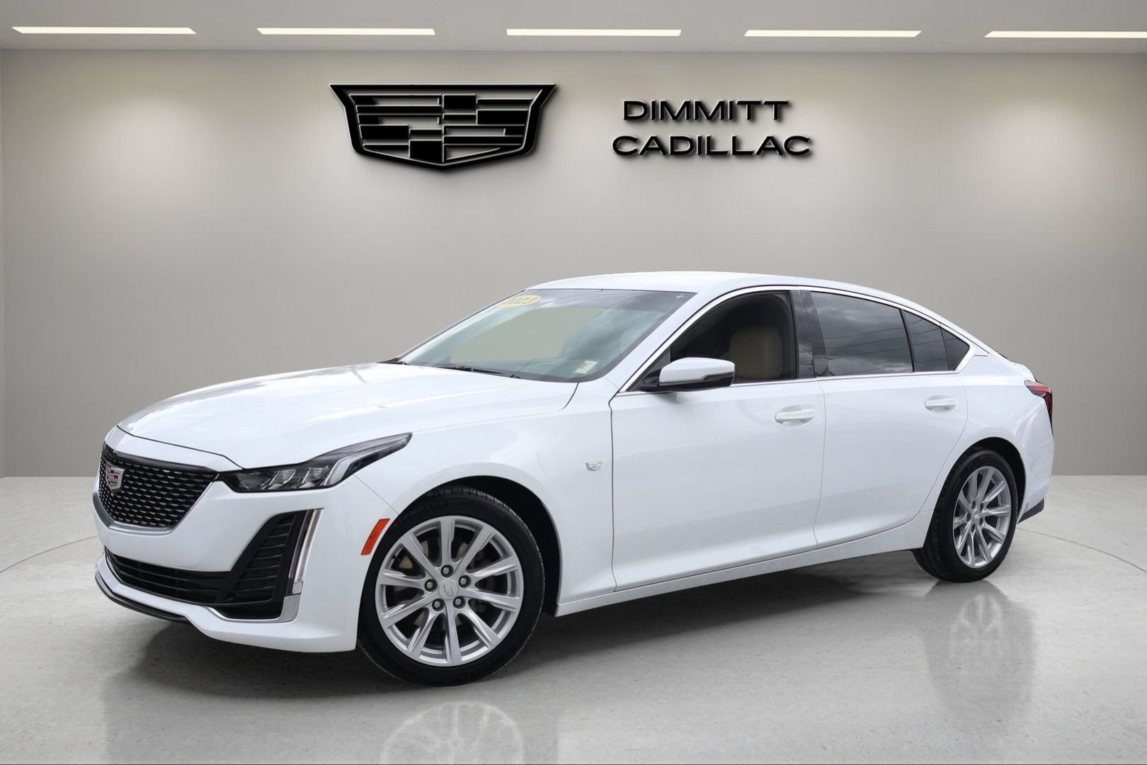 Used 2023 Cadillac CT5 Luxury RWD image 1
