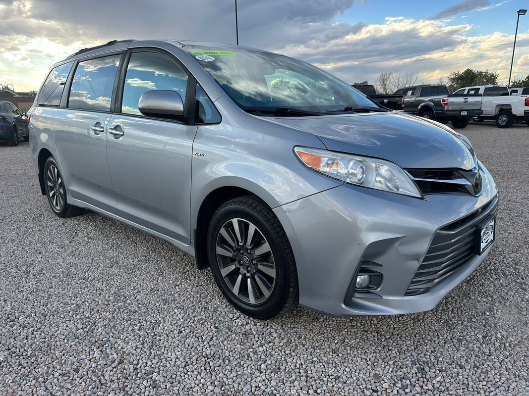 Used 2018 Toyota Sienna XLE w/ XLE Navigation Package AWD/4WD image 1