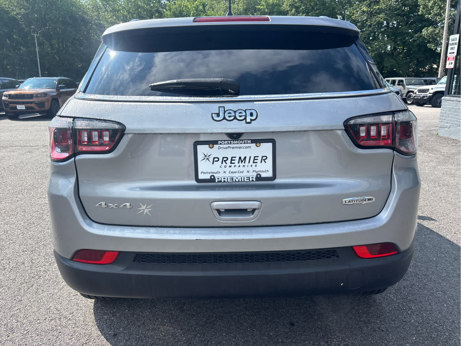 Used 2023 Jeep Compass Latitude AWD/4WD image 5