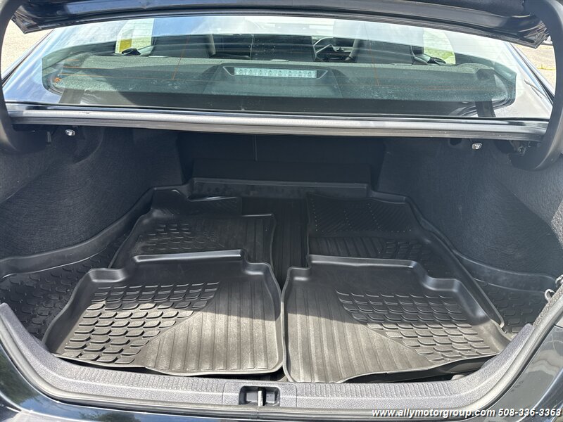 Used 2024 Toyota Camry SE w/ Cold Weather Package FWD image 14