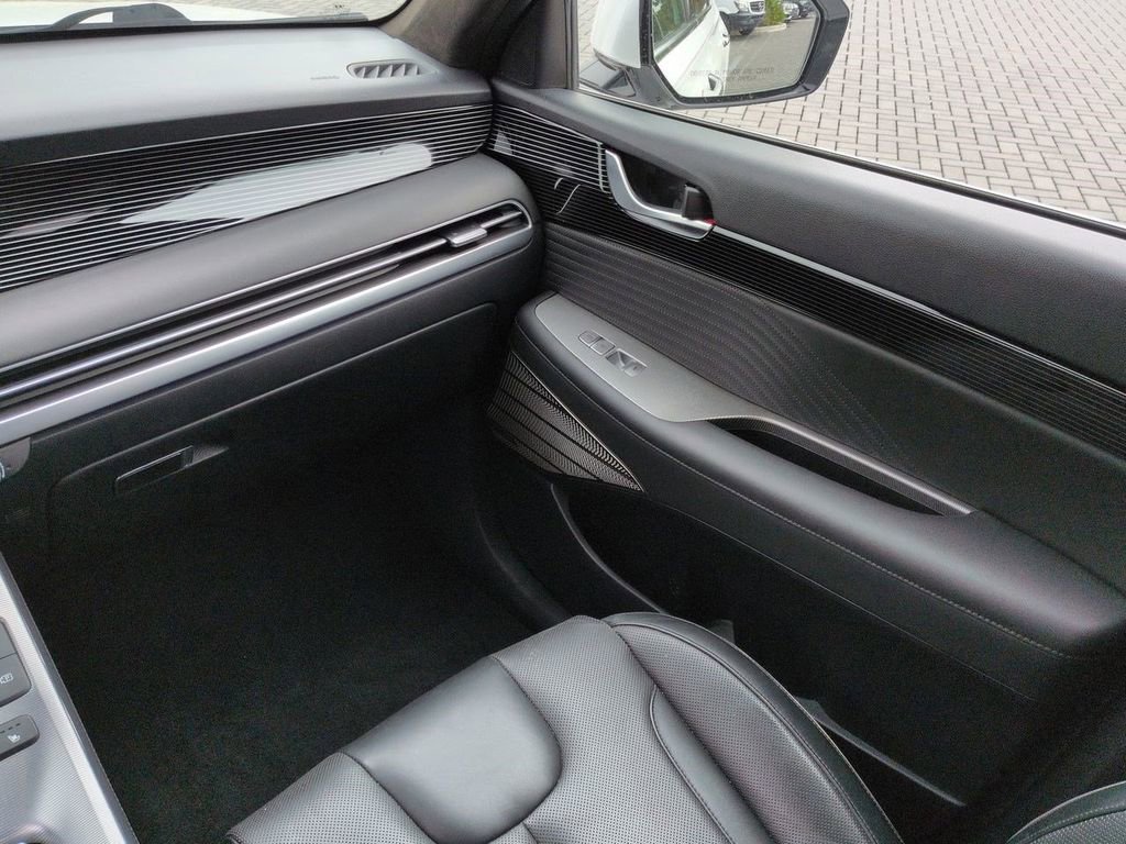 Used 2023 Hyundai Palisade Calligraphy image 18
