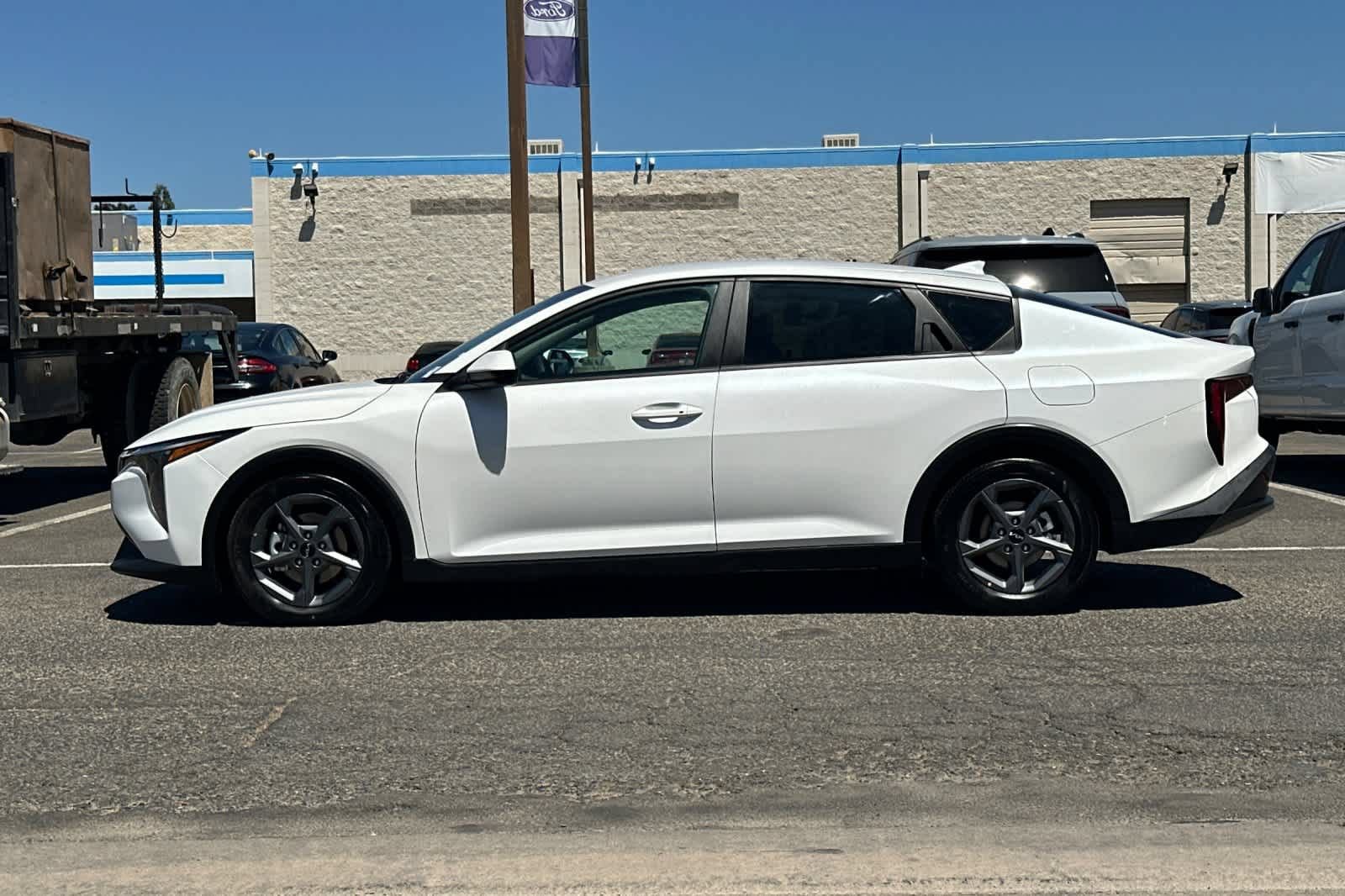Used 2025 Kia K4 FWD image 5