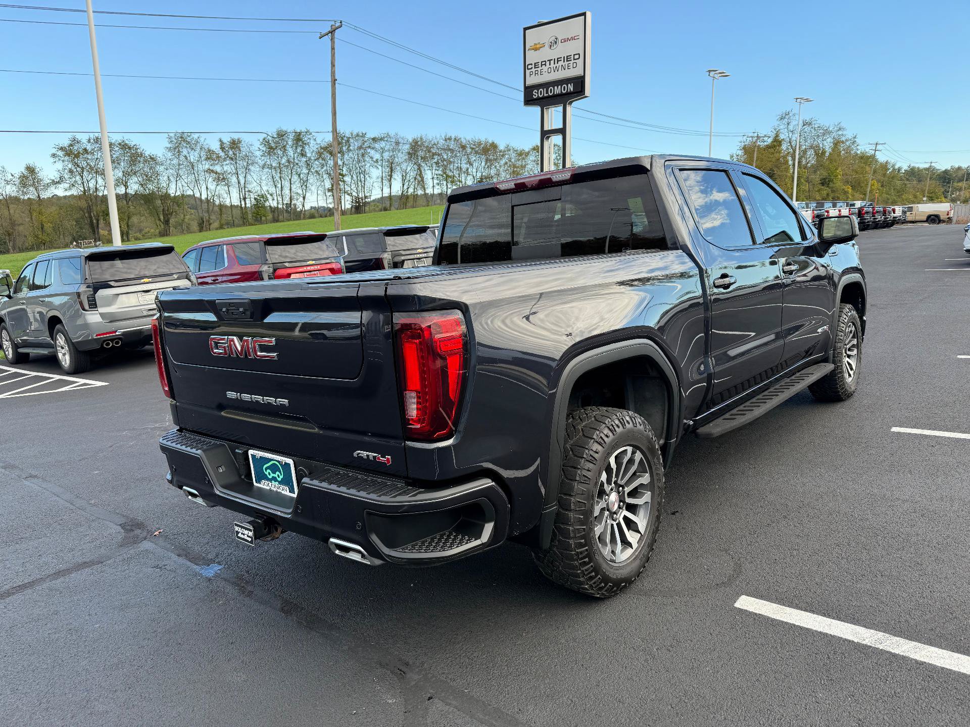 Certified 2022 GMC Sierra 1500 AT4 w/ AT4 Premium Package AWD/4WD image 5