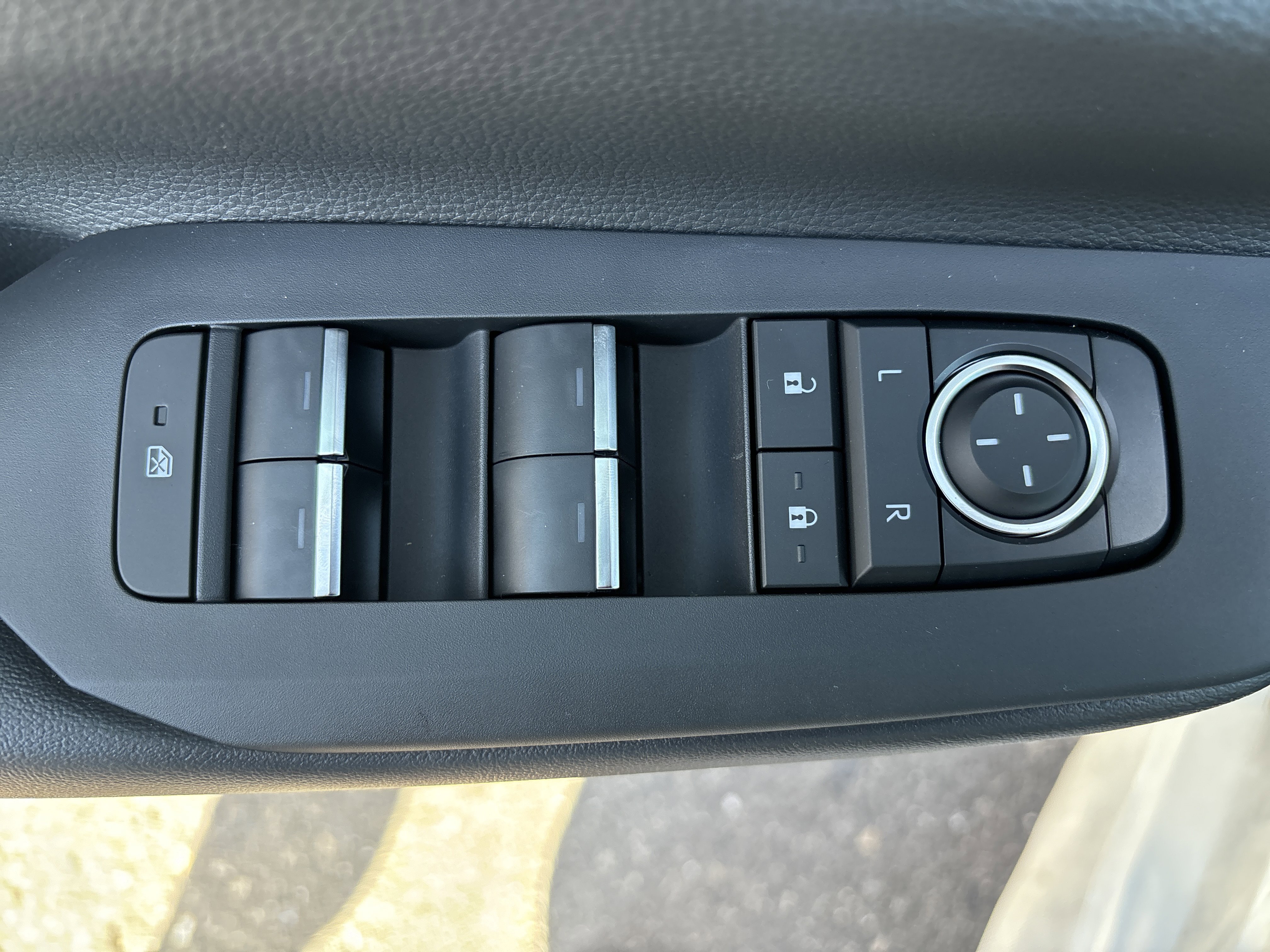 New 2026 Toyota Prius Plug-In Hybrid image 16
