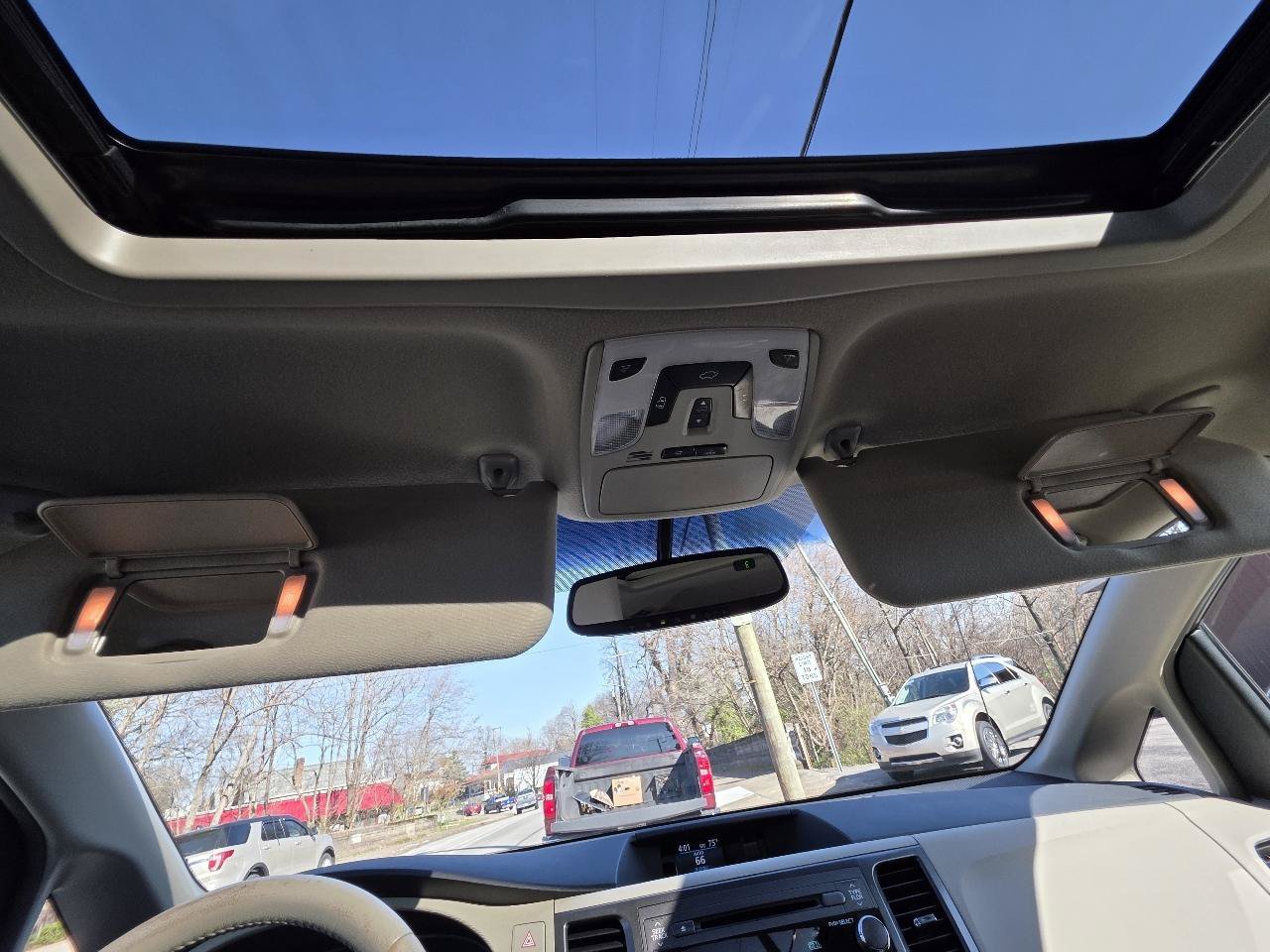 Used 2013 Toyota Sienna XLE FWD image 50