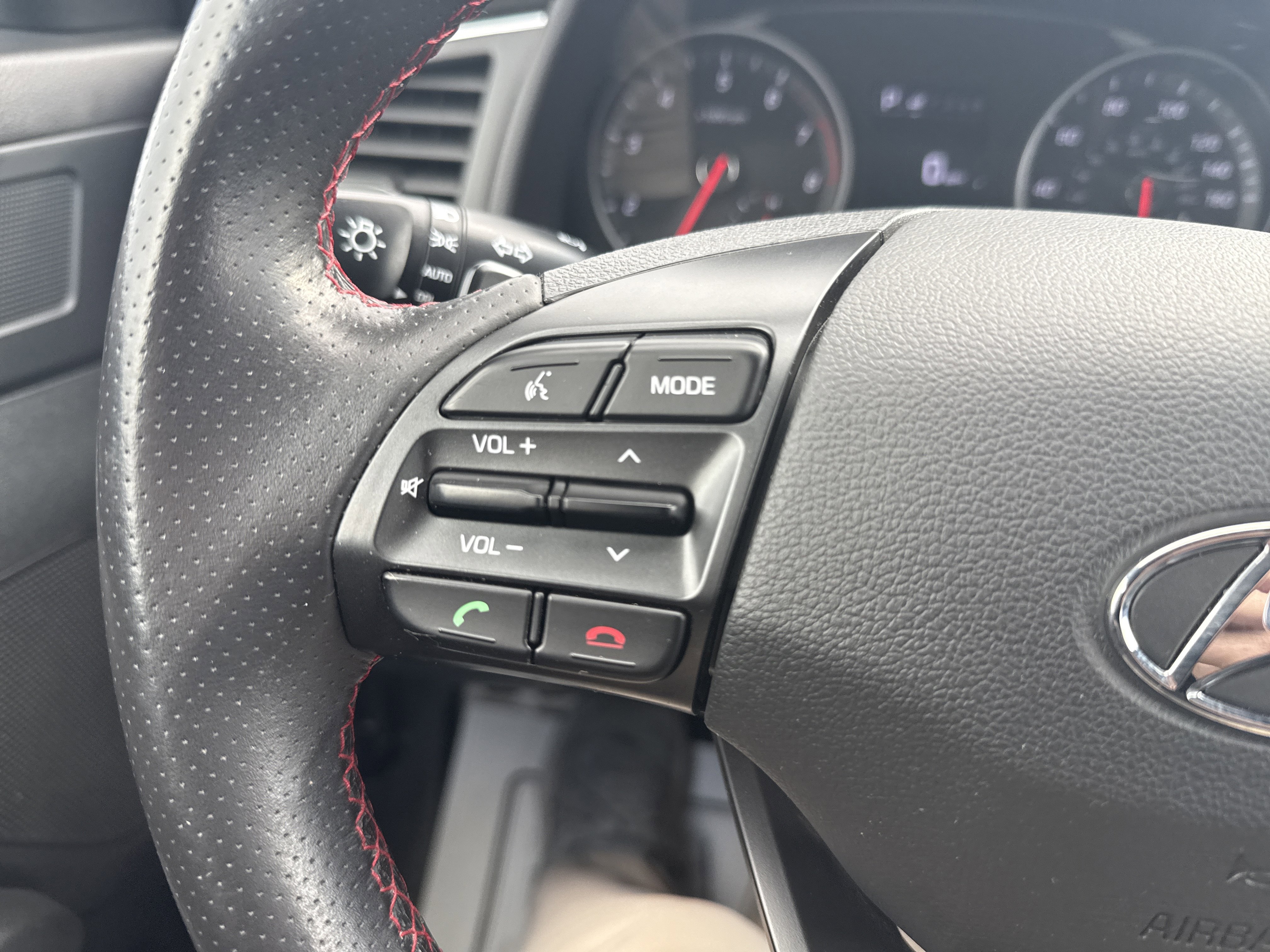 Used 2017 Hyundai Elantra Sport w/ Sport Premium Package 06 image 18