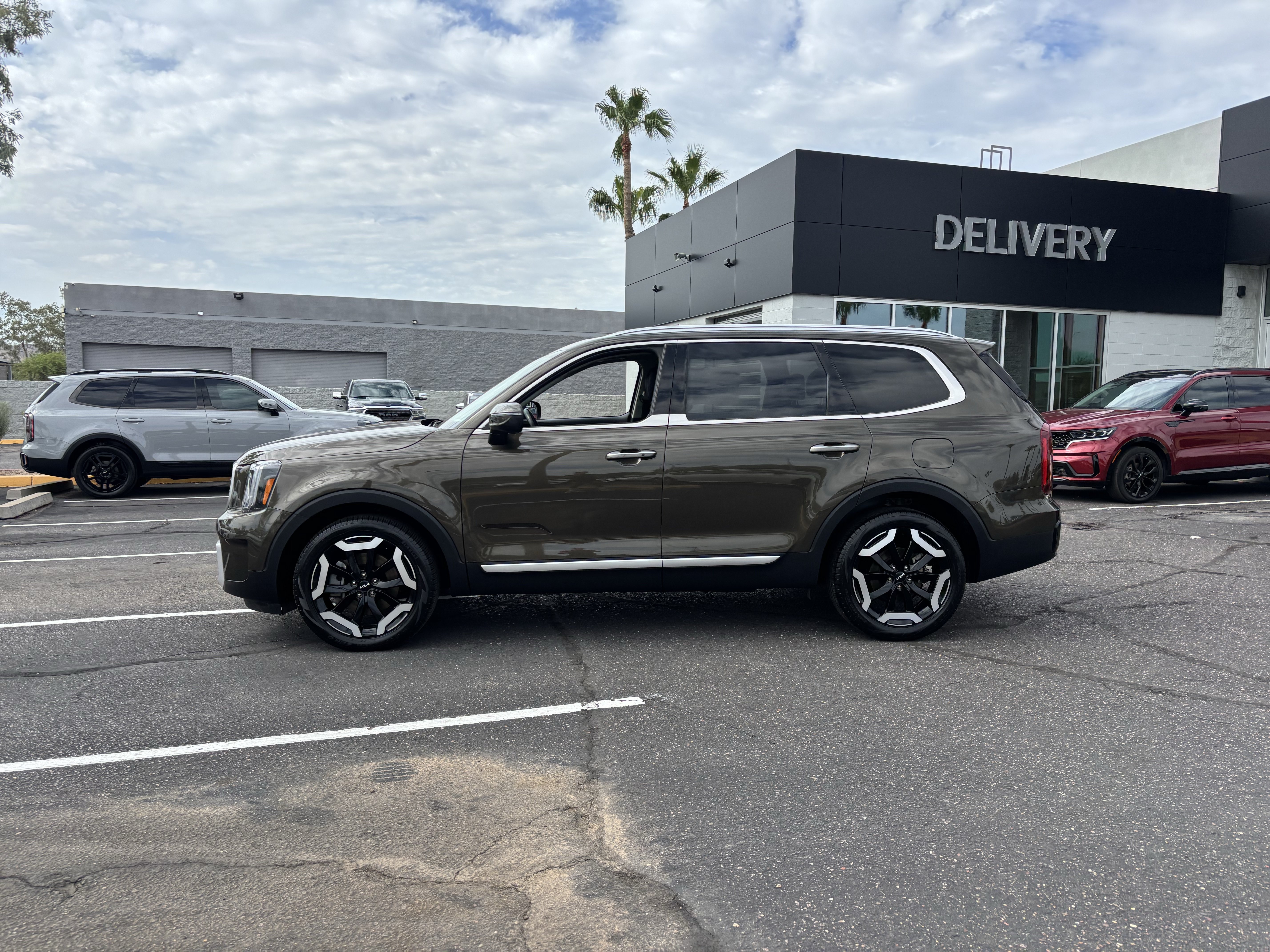Certified 2025 Kia Telluride S AWD/4WD image 5