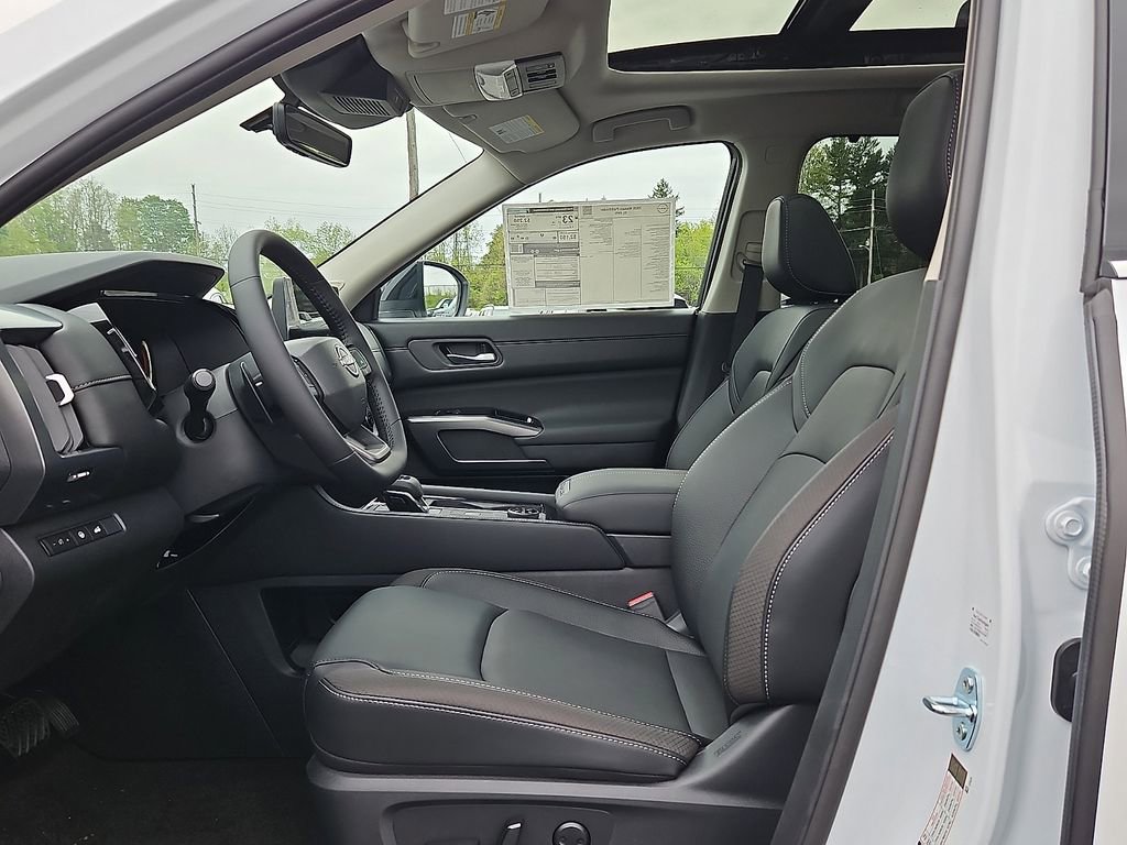New 2026 Nissan Pathfinder SL w/ SL Premium Package AWD/4WD image 9