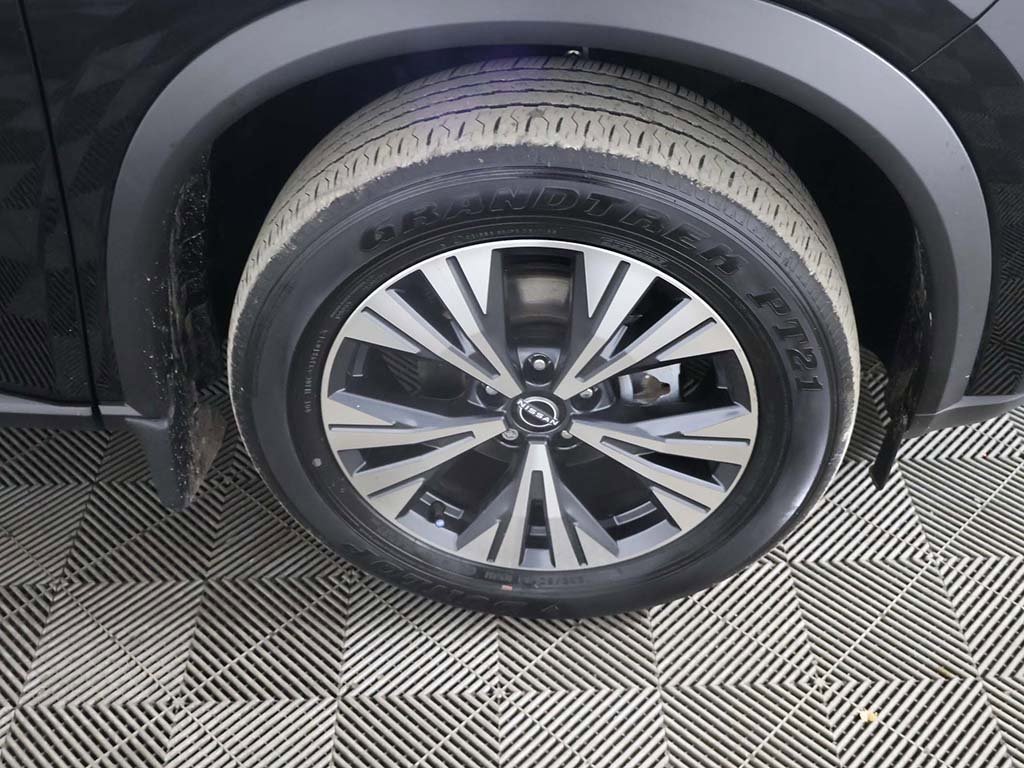 Used 2023 Nissan Rogue SV image 15