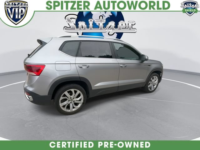 Used 2023 Volkswagen Taos SE w/ Panoramic Sunroof Package FWD image 9