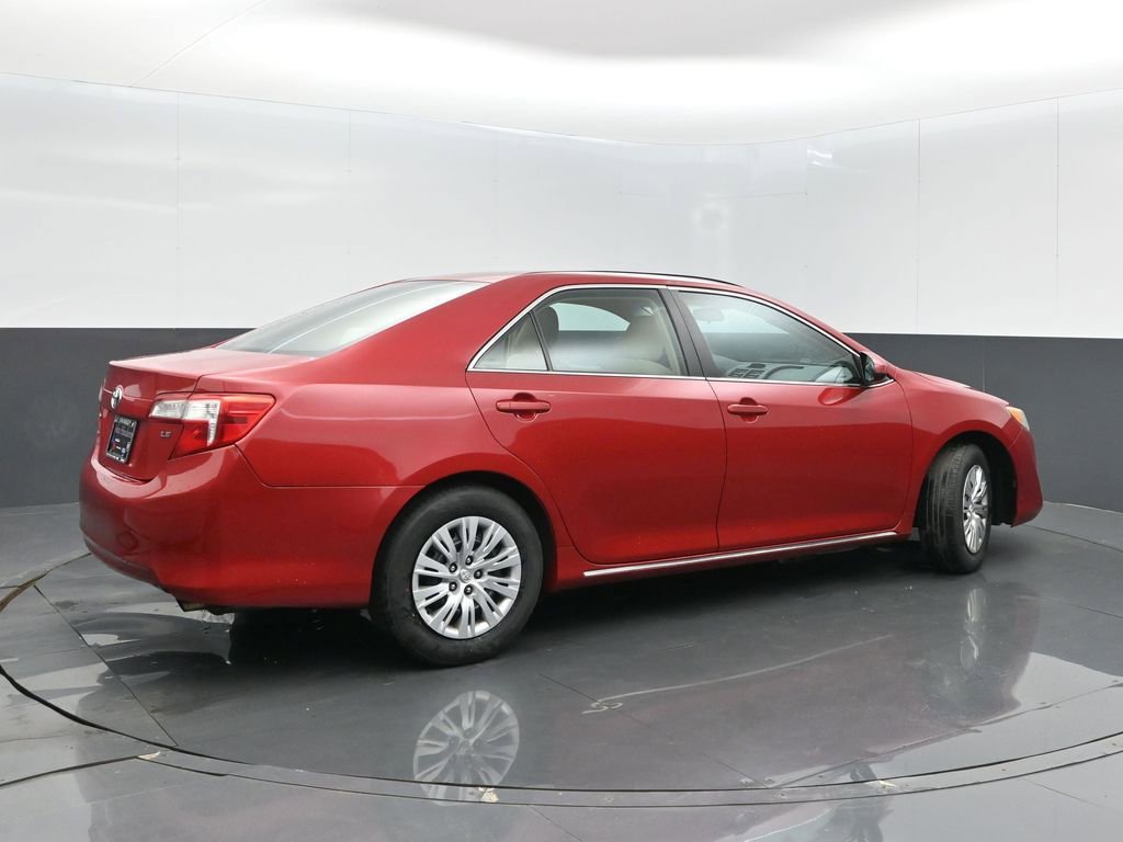 Used 2014 Toyota Camry LE FWD image 7