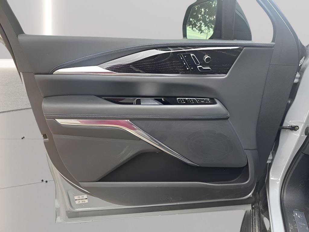 New 2026 Cadillac Escalade IQ Luxury 1 w/ LPO, Floor Liner Package AWD/4WD image 32
