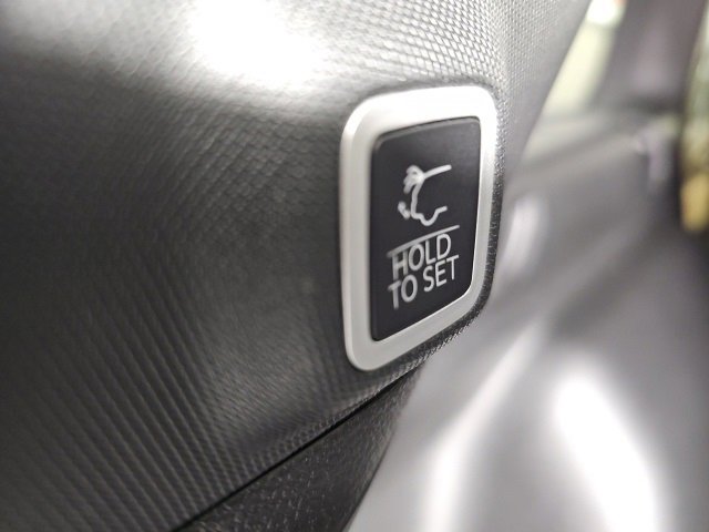 Certified 2024 Jeep Grand Cherokee Limited w/ Luxury Tech Group II image 30