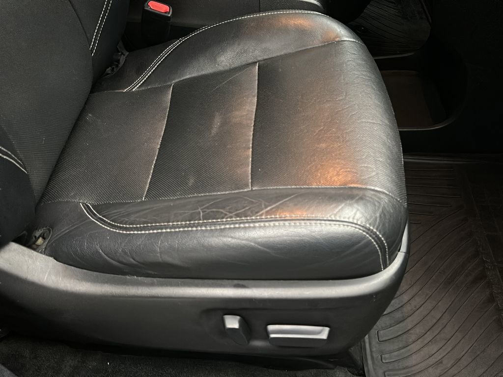 Used 2015 Toyota Sienna SE FWD image 18