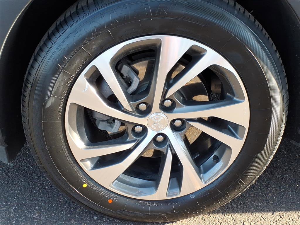 Used 2021 Buick Envision Essence w/ Technology Package I image 9