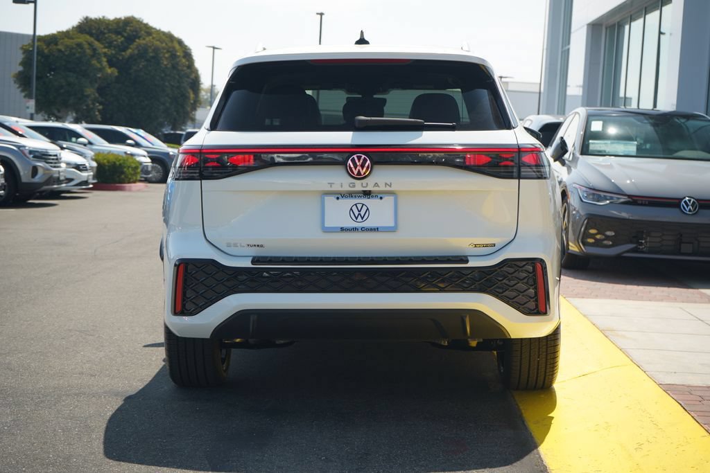 New 2026 Volkswagen Tiguan SEL R-Line AWD/4WD image 4