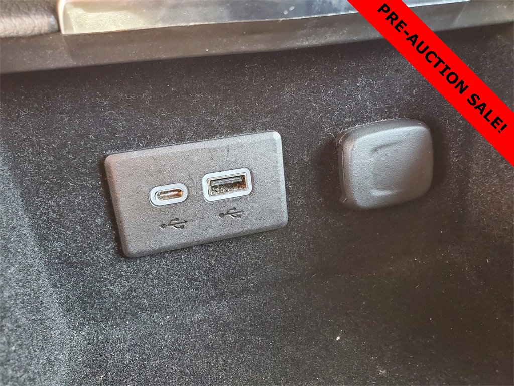 Used 2019 Cadillac XT4 Premium Luxury w/ Cold Weather Package image 31