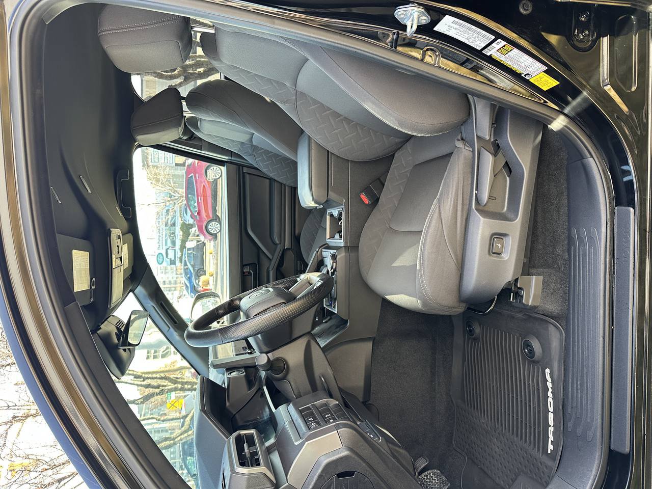 Used 2025 Toyota Tacoma SR5 AWD/4WD image 18