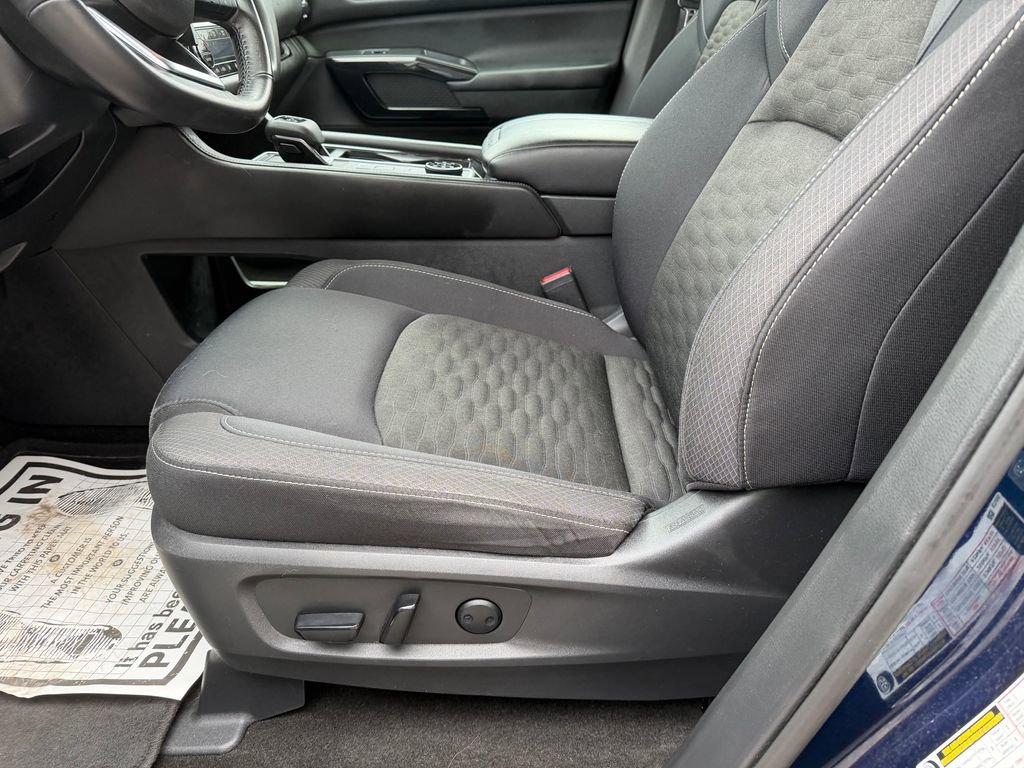 Used 2024 Nissan Pathfinder SV AWD/4WD image 13