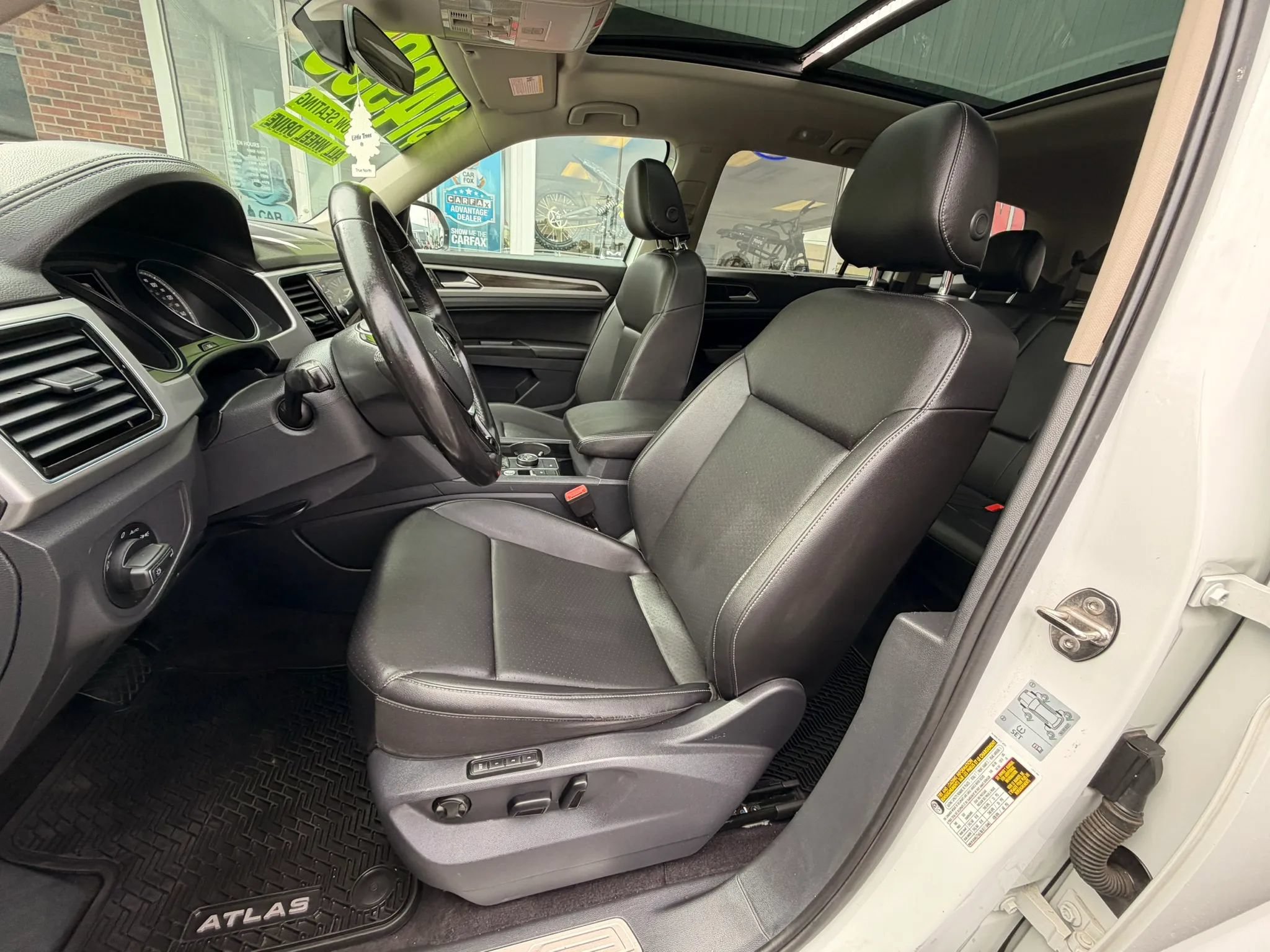 Used 2018 Volkswagen Atlas SEL AWD/4WD image 9