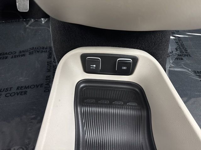 Used 2020 Chrysler Pacifica Limited w/ Advanced Safetytec Group image 24