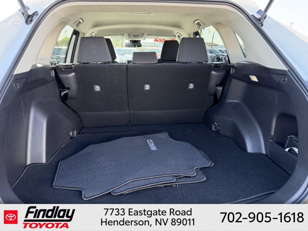 Used 2022 Toyota RAV4 LE w/ Carpet Mat Package (TMS) FWD image 18