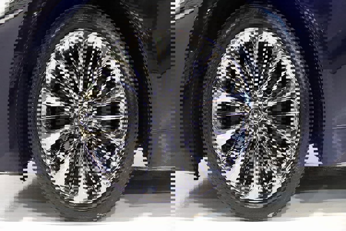 Used 2019 Lexus LS 500 AWD image 80