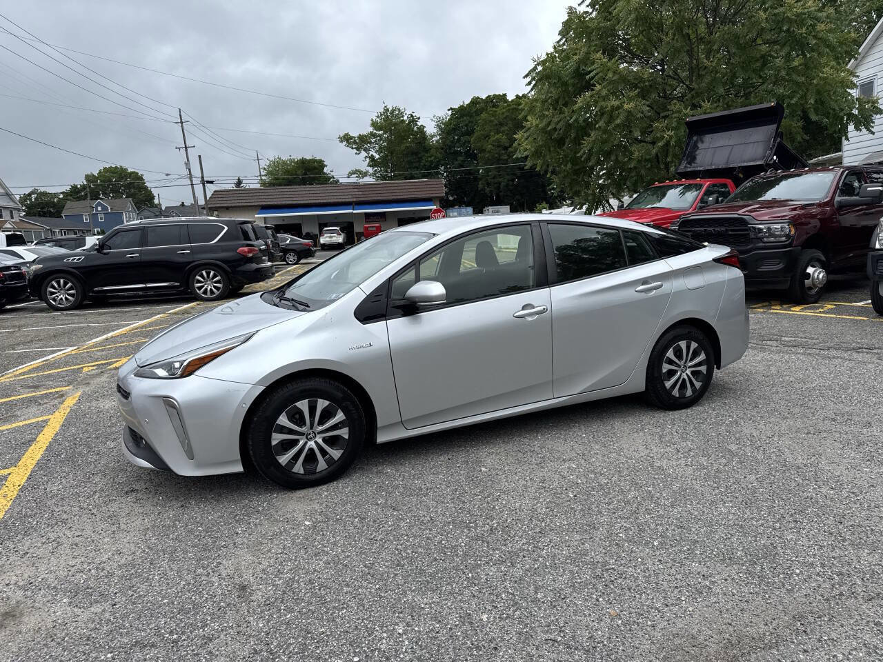 Used 2019 Toyota Prius LE AWD/4WD image 29