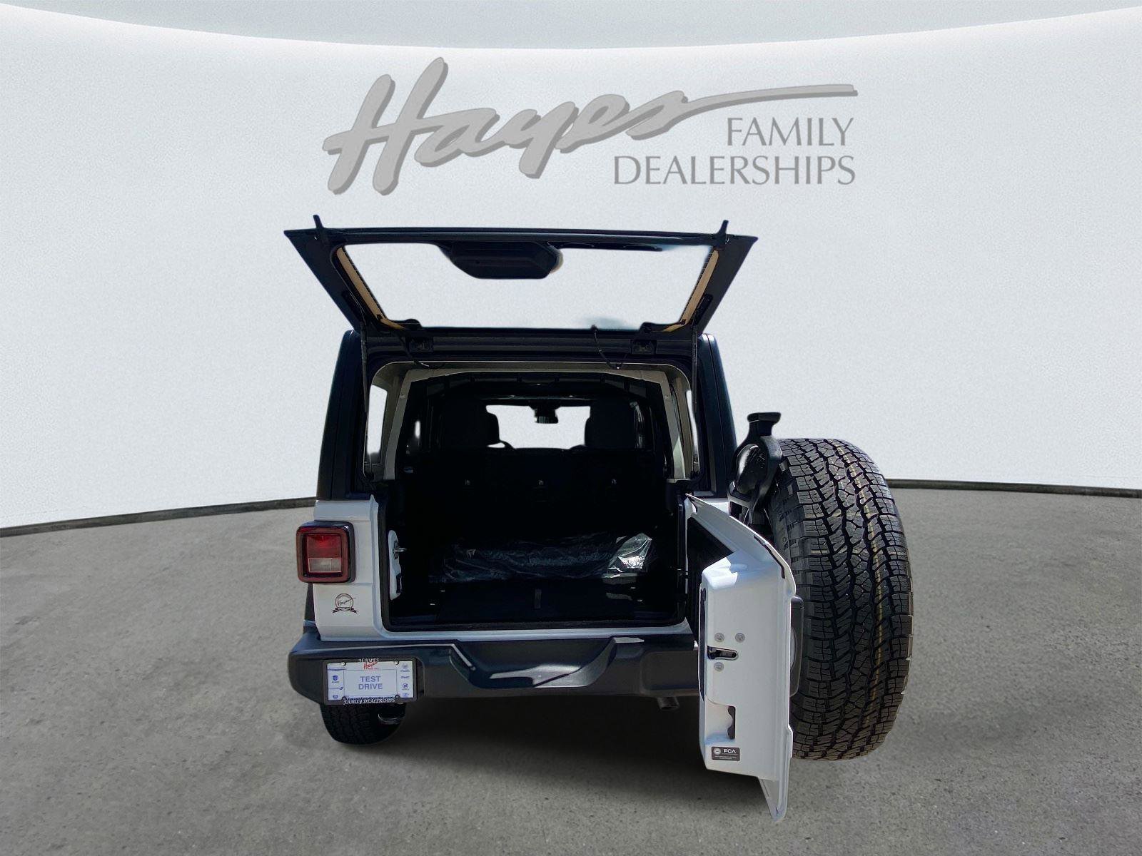 Used 2024 Jeep Wrangler Unlimited Sport AWD/4WD image 5