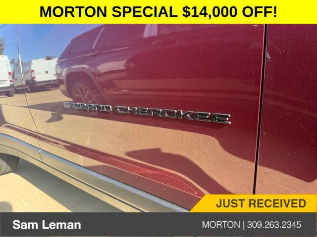 New 2025 Jeep Grand Cherokee L Limited w/ Black Appearance Package image 5