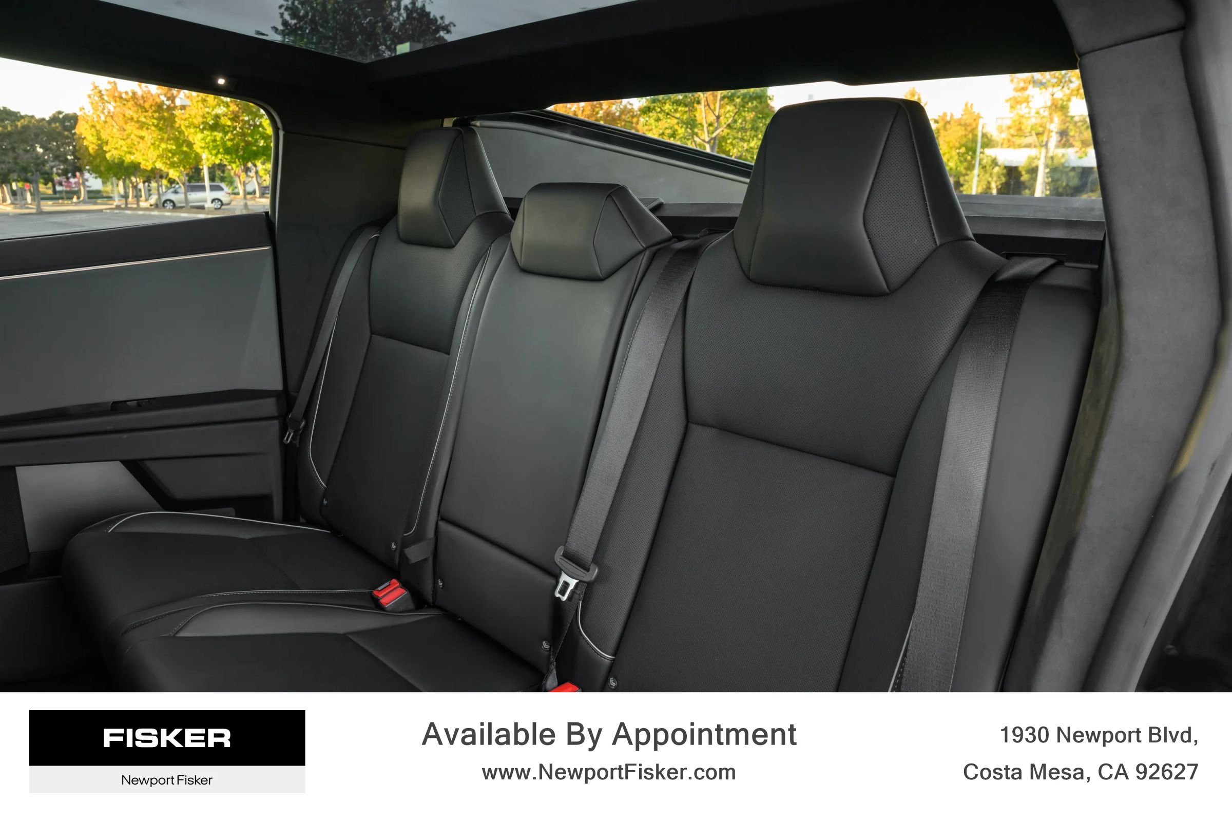 Used 2024 Tesla Cybertruck AWD Crew Cab image 18