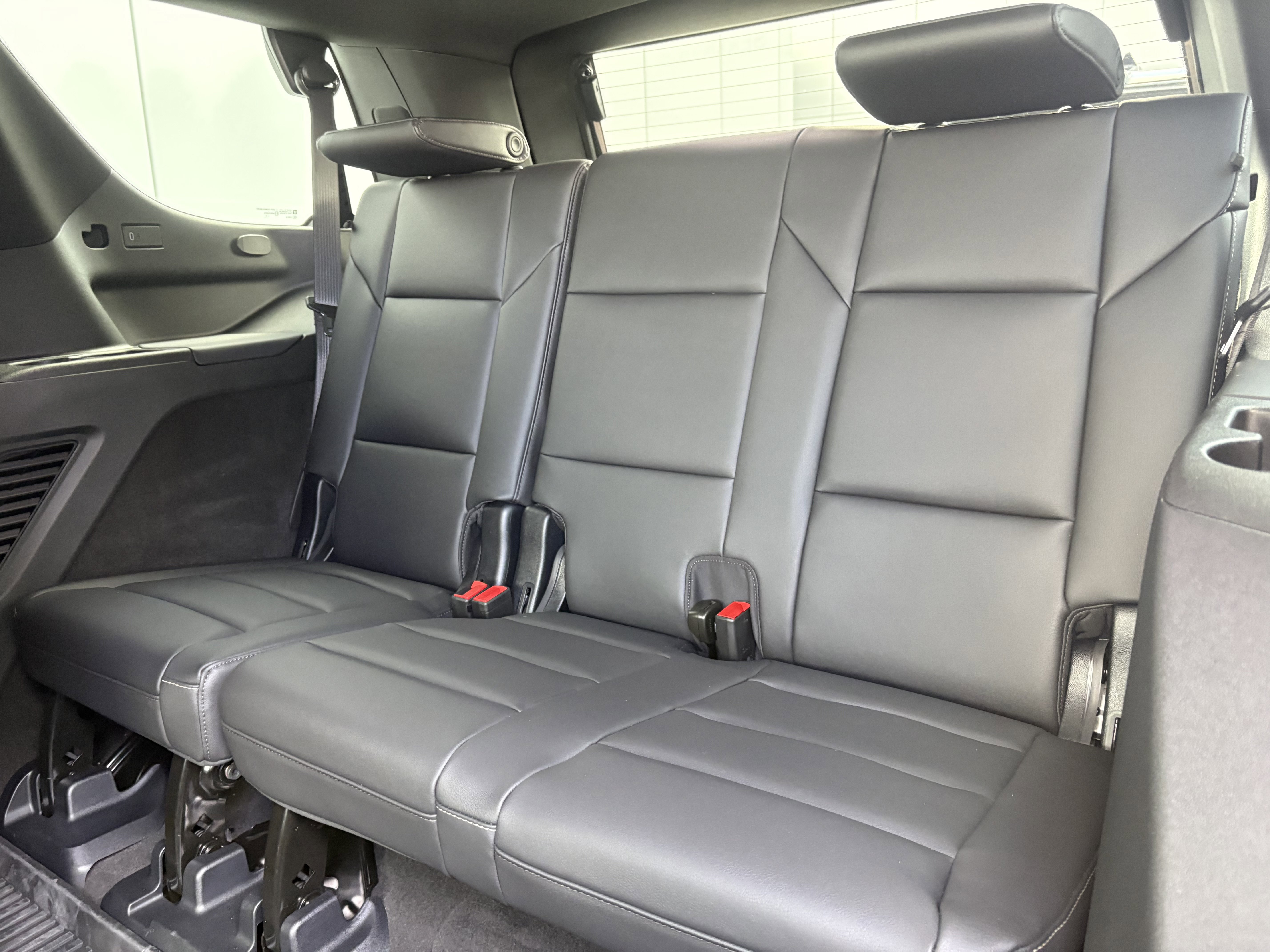 Certified 2025 Cadillac Escalade Luxury w/ LPO, Floor Liner Package AWD/4WD image 14