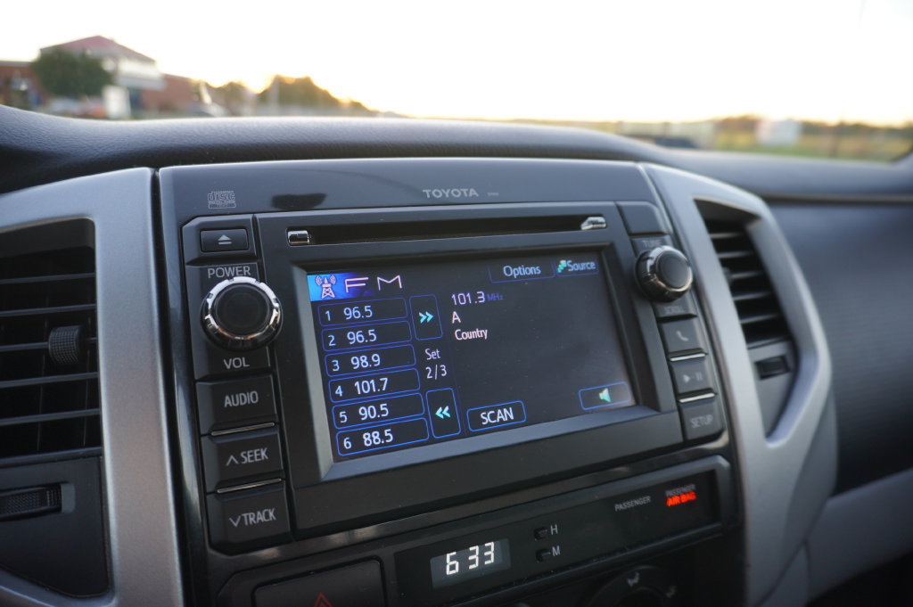 Used 2013 Toyota Tacoma 4x4 Access Cab V6 w/ SR5 Pkg image 16