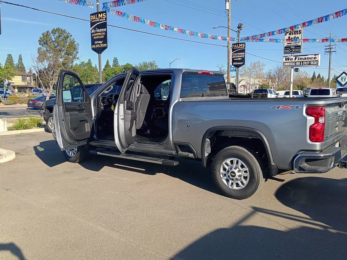 Used 2025 Chevrolet Silverado 2500 LT w/ Convenience Package image 6