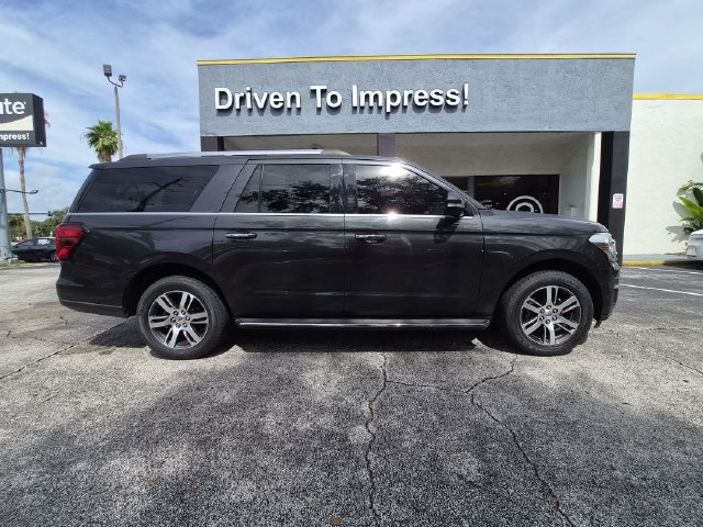 Used 2022 Ford Expedition Max Limited RWD image 4