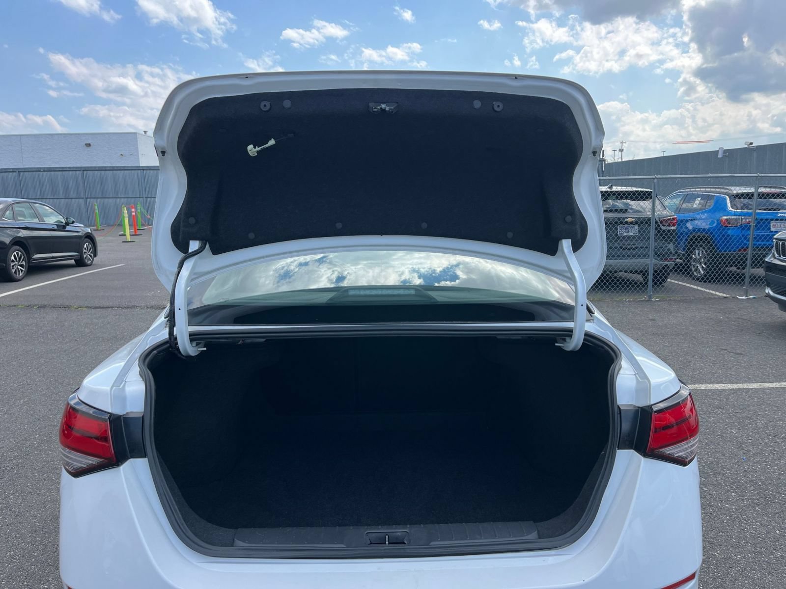 Used 2025 Nissan Sentra S FWD image 28