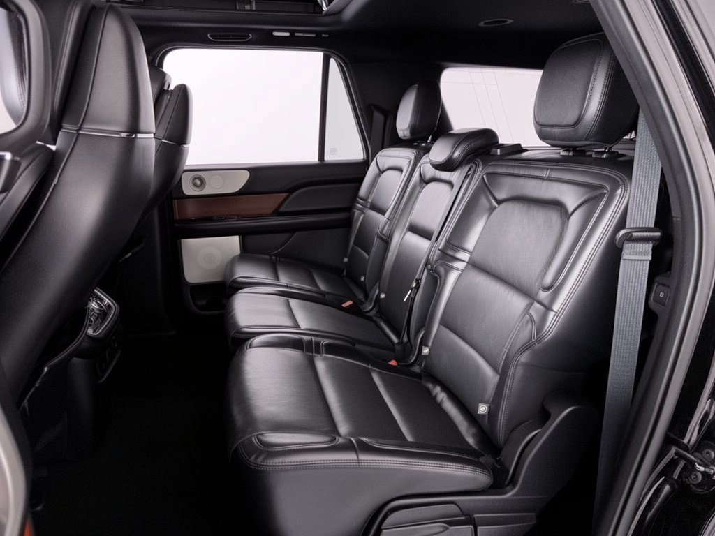 Used 2021 Lincoln Navigator L Reserve w/ Luxury Package AWD/4WD image 25