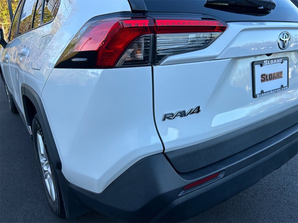 Used 2021 Toyota RAV4 XLE image 21