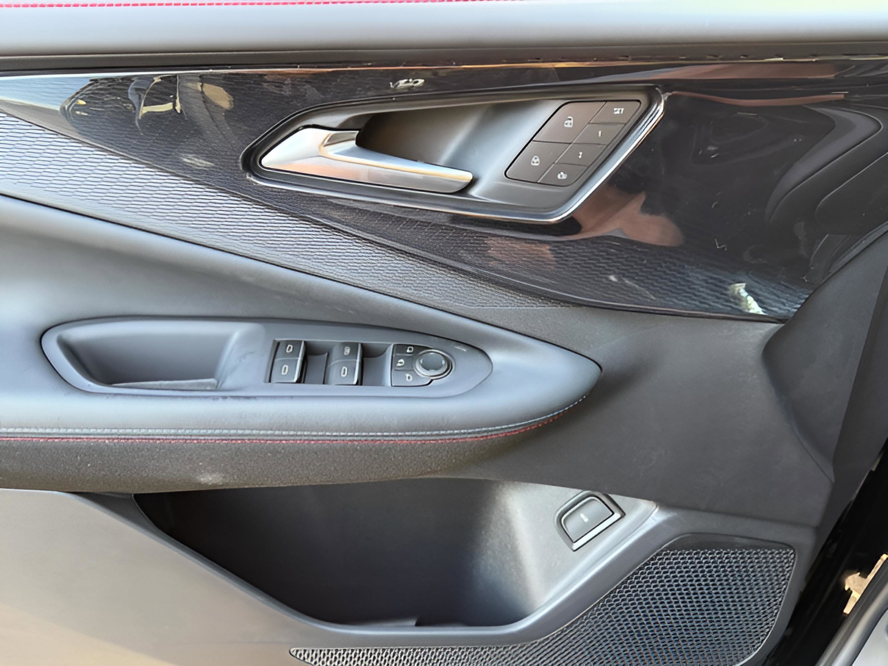 New 2025 Chevrolet Blazer EV RS image 19