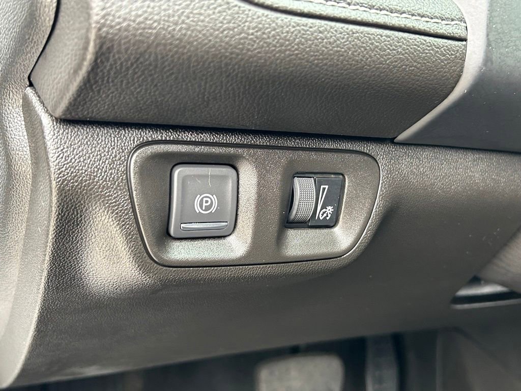 Used 2023 GMC Acadia SLE image 44