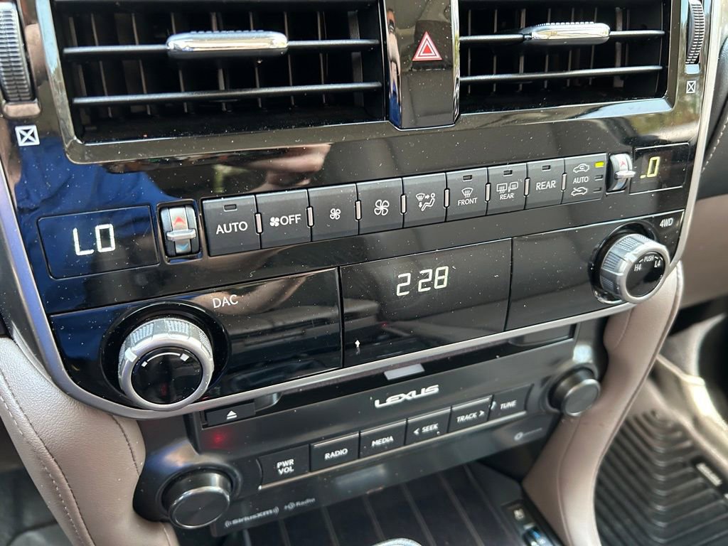 Used 2022 Lexus GX 460 Premium w/ Premium Package image 34