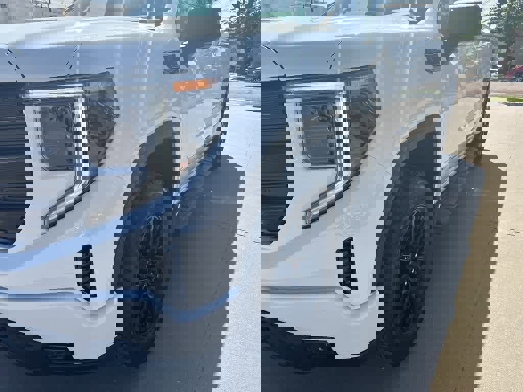 New 2024 GMC Sierra 1500 Elevation image 11