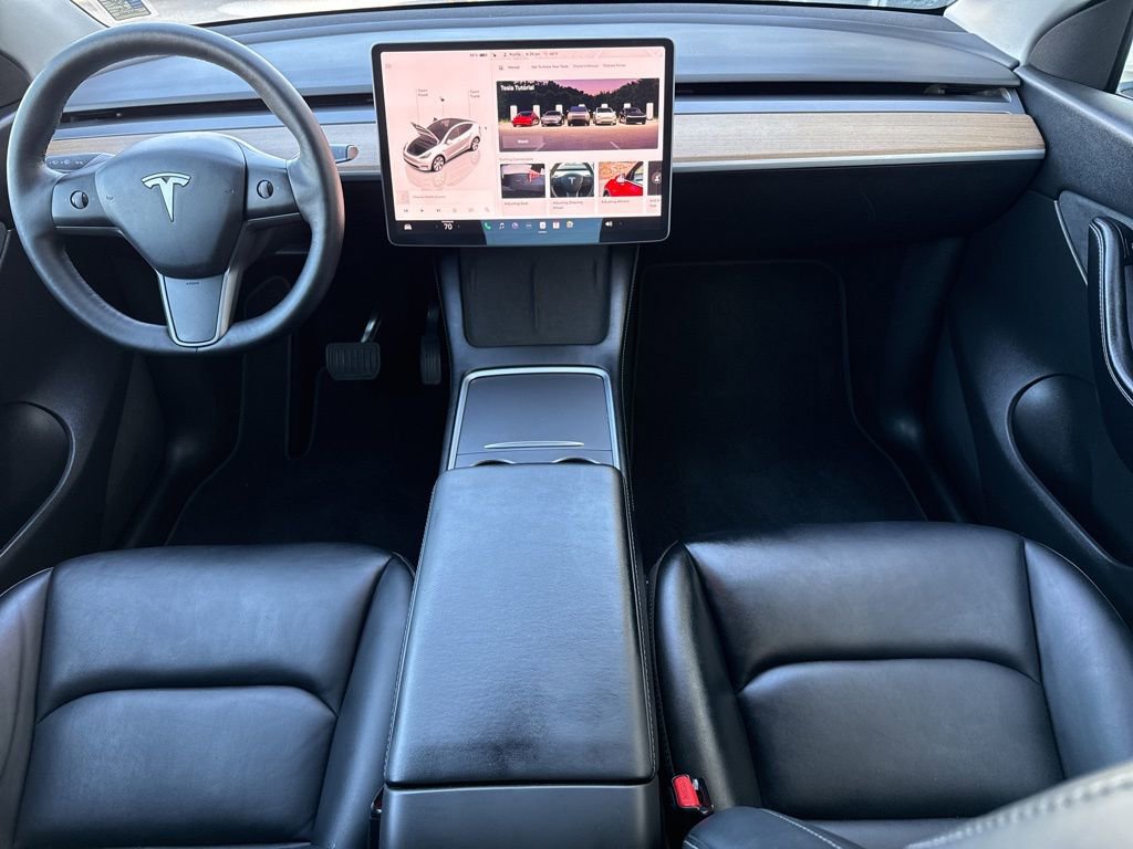 Used 2022 Tesla Model Y Long Range image 21