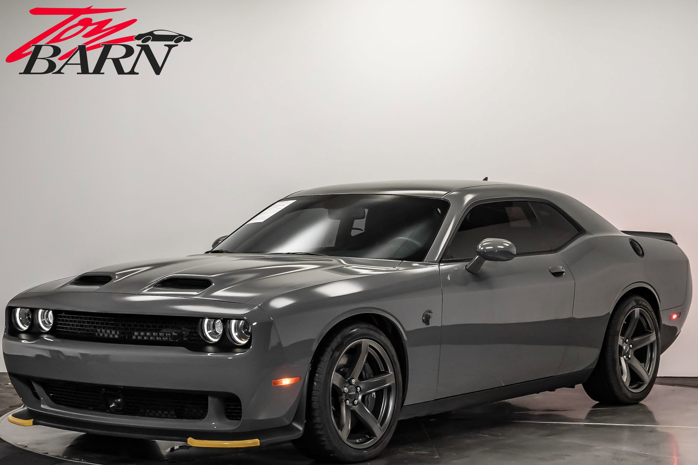 Used 2023 Dodge Challenger SRT Hellcat image 1