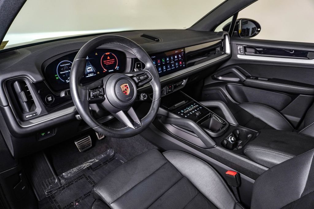 Certified 2024 Porsche Cayenne S AWD/4WD image 4