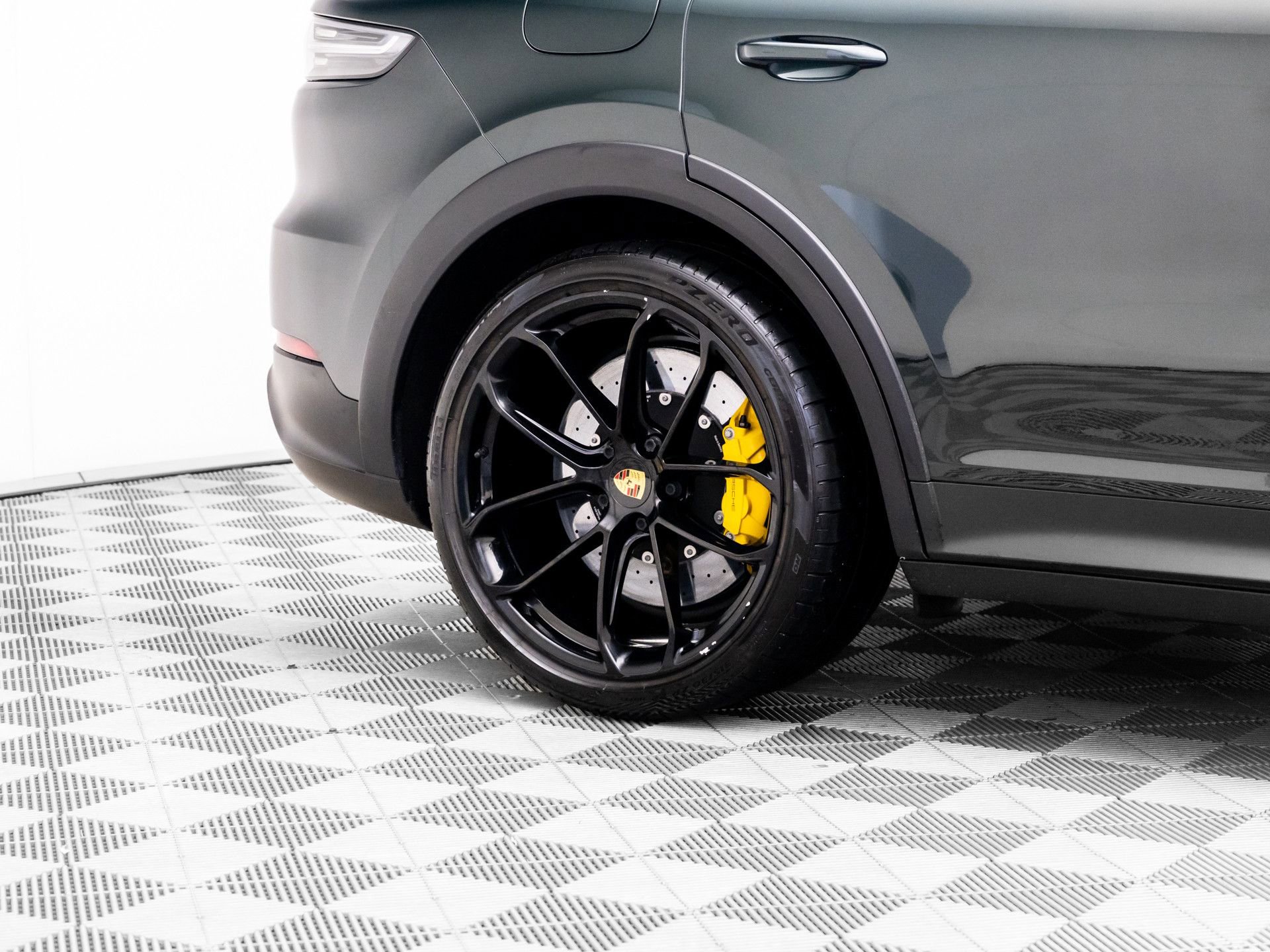 Certified 2022 Porsche Cayenne Turbo GT AWD/4WD image 35