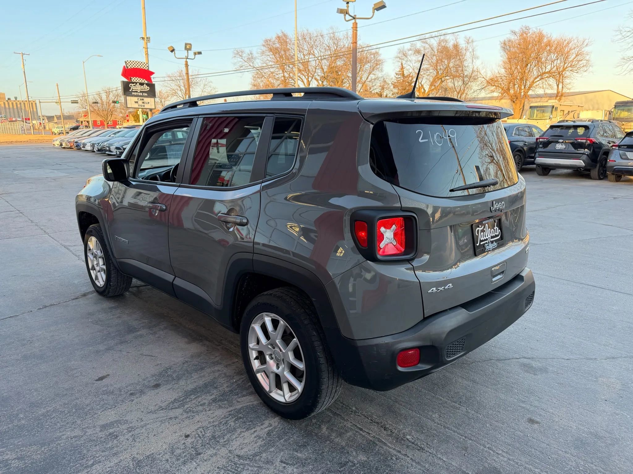 Used 2019 Jeep Renegade Latitude w/ Cold Weather Group image 5