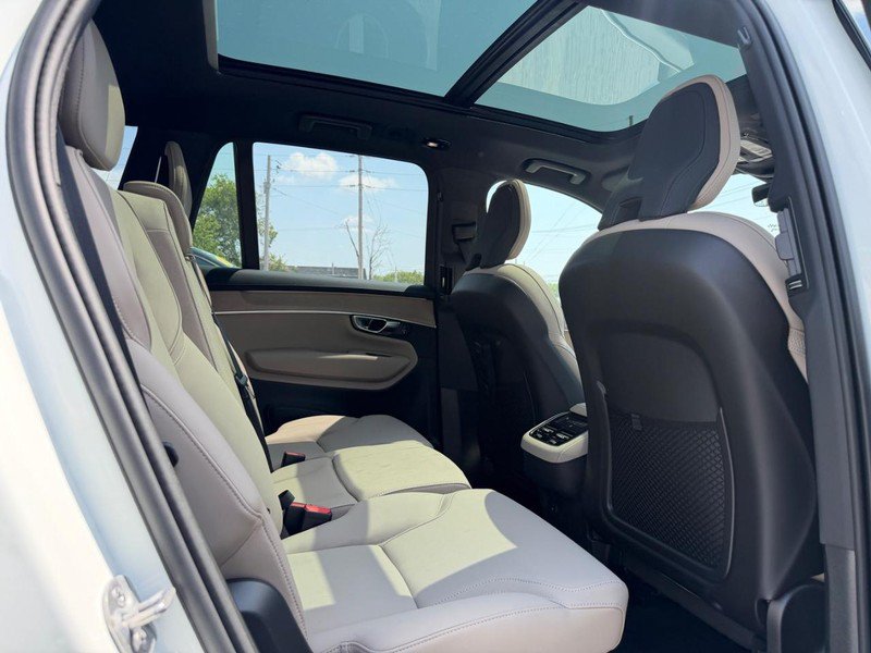 Certified 2025 Volvo XC90 B5 Plus AWD/4WD image 11