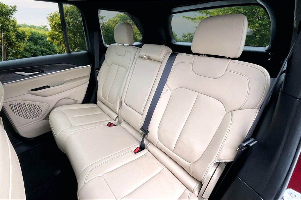 Used 2024 Jeep Grand Cherokee Limited AWD/4WD image 25