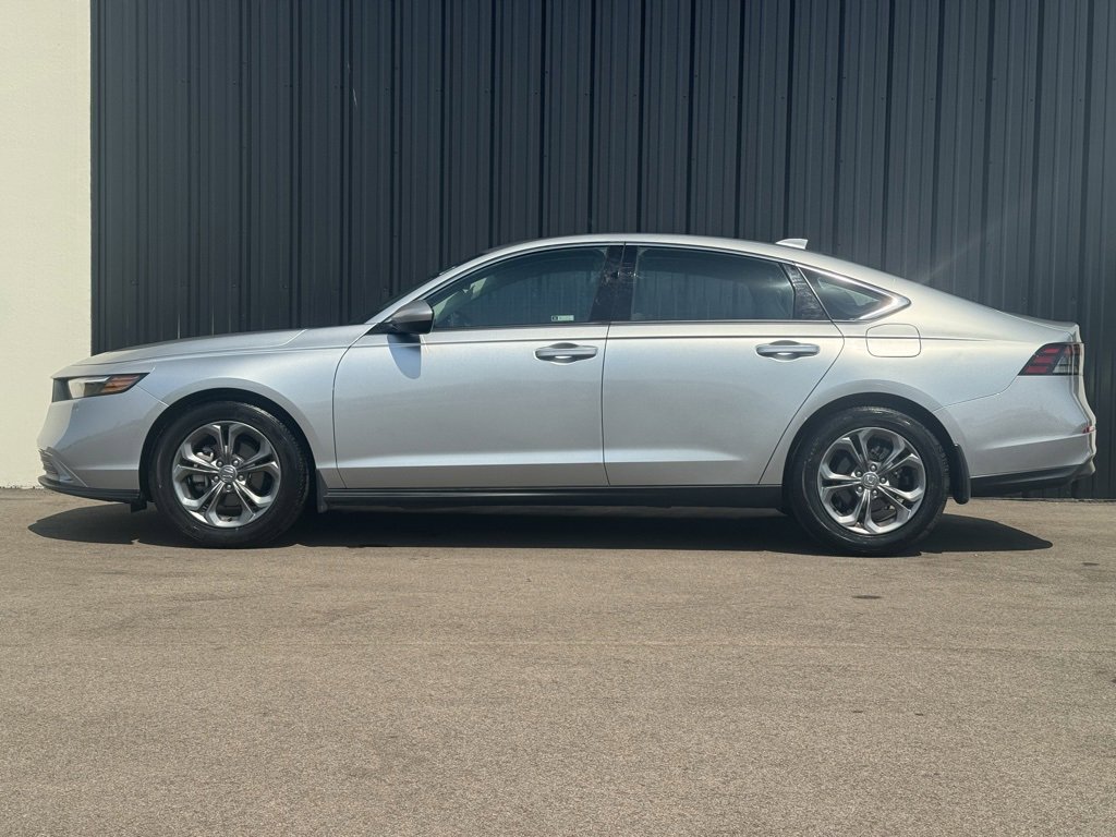 Used 2024 Honda Accord EX image 2